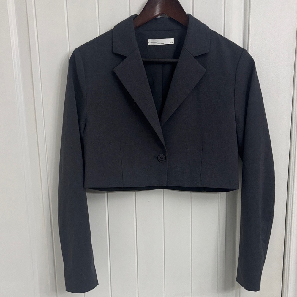 OAK + FORT Charcoal Cropped Blazer